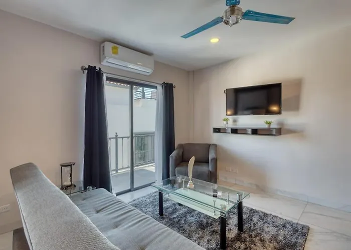 Dog-friendly With Rooftop Infinity Pool, Gym, Ac & Balcony * Cabo San Lucas