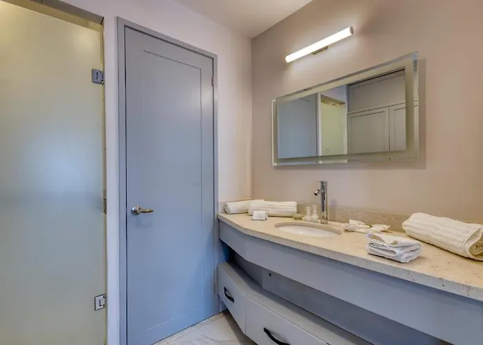 Dog-friendly With Rooftop Infinity Pool, Gym, Ac & Balcony * Cabo San Lucas